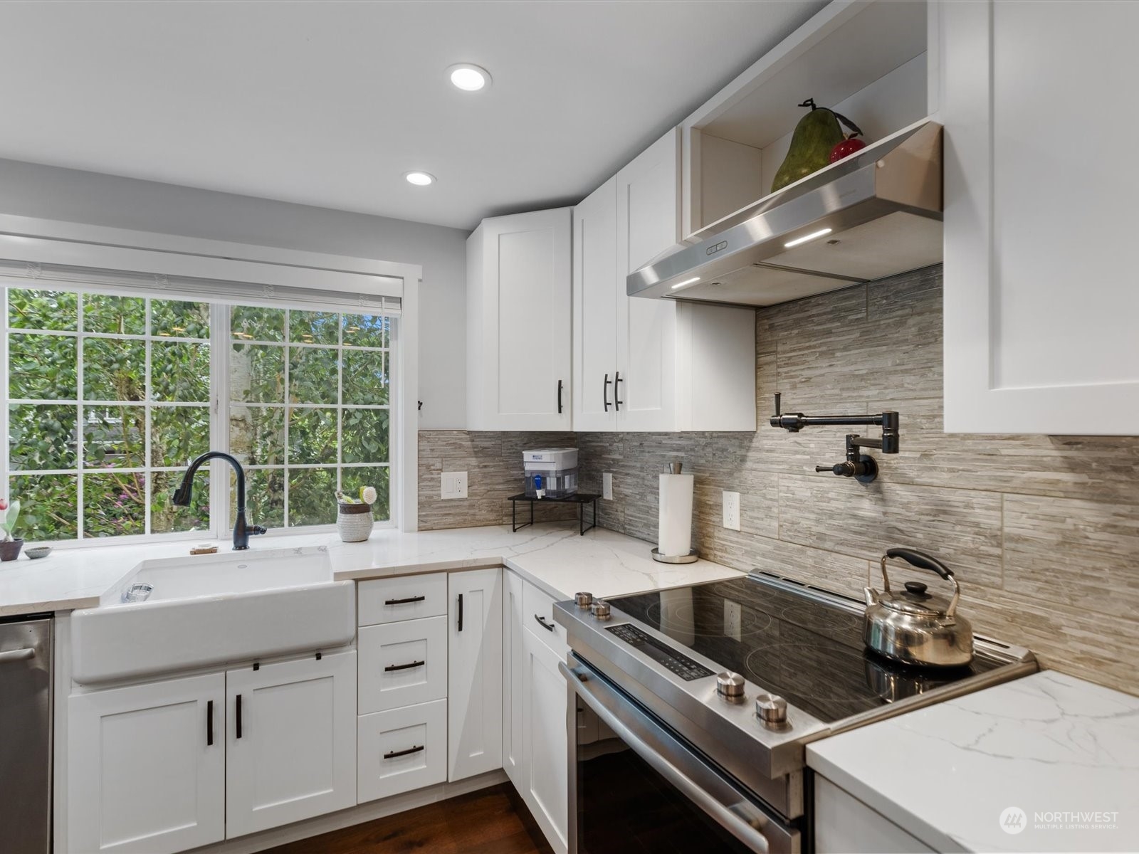 949 Aberdeen Avenue NE Unit: B-204