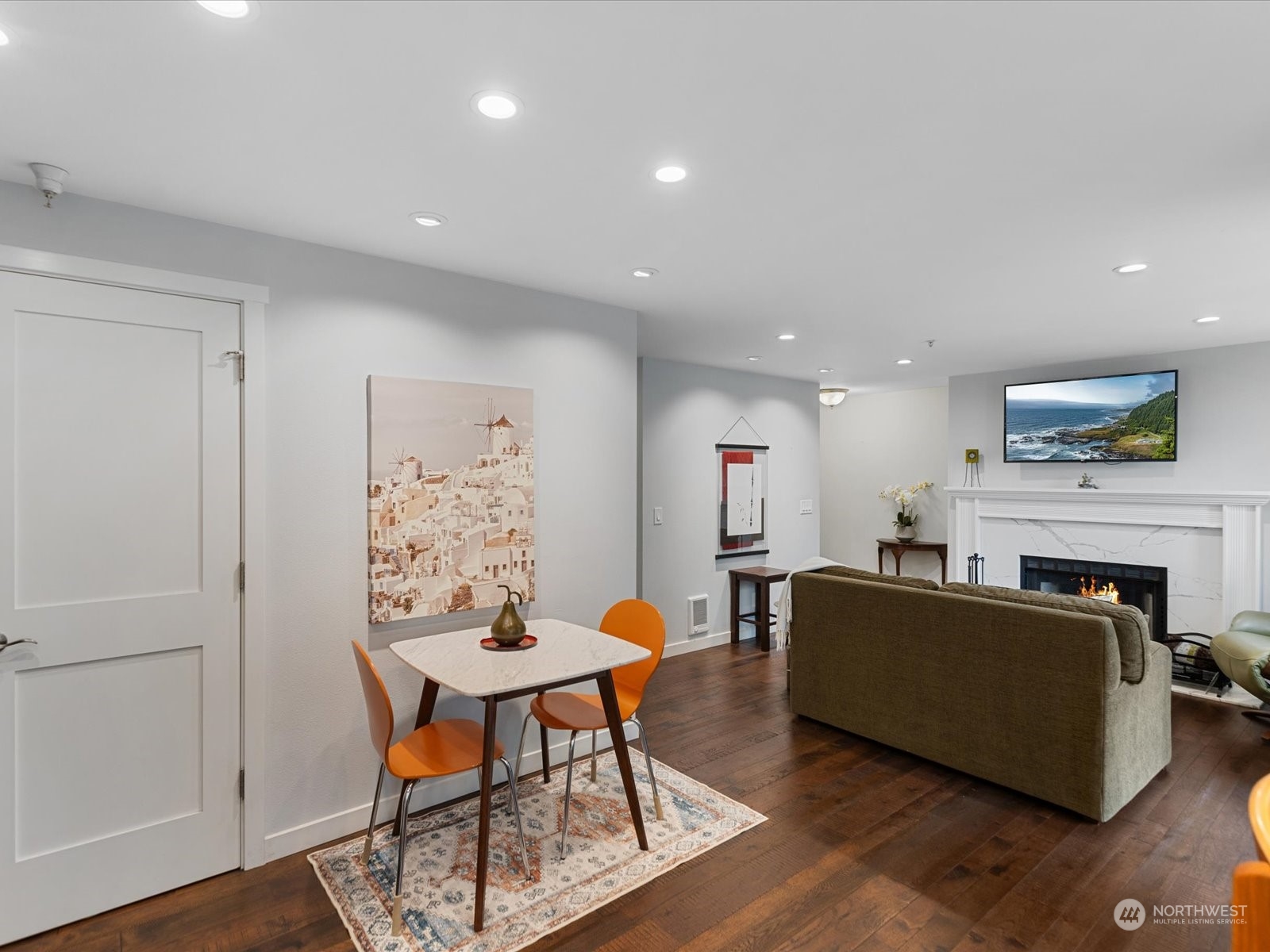 949 Aberdeen Avenue NE Unit: B-204