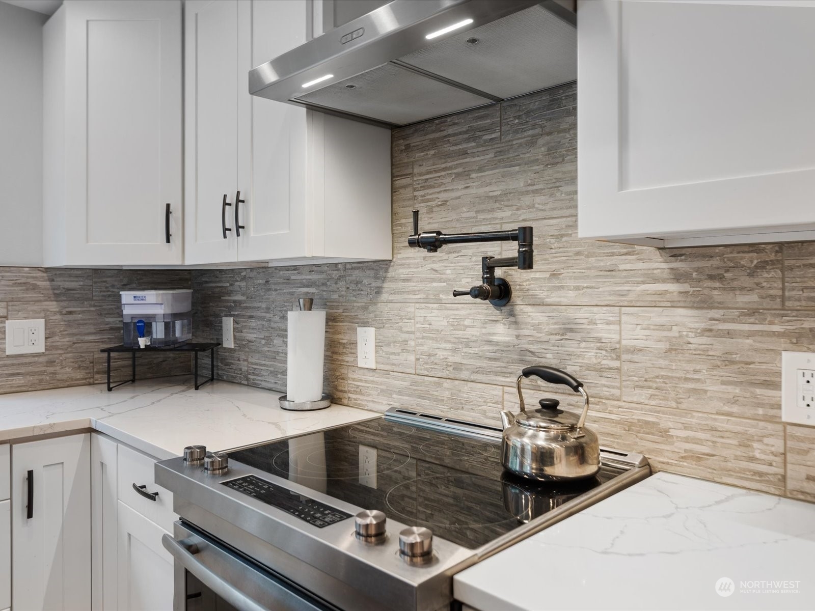 949 Aberdeen Avenue NE Unit: B-204