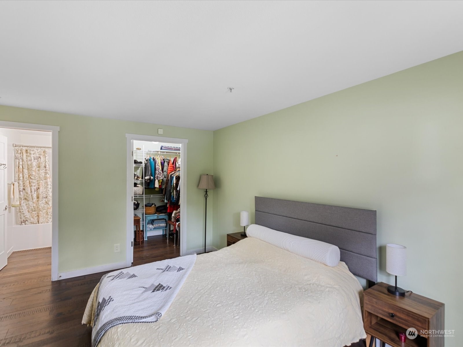 949 Aberdeen Avenue NE Unit: B-204