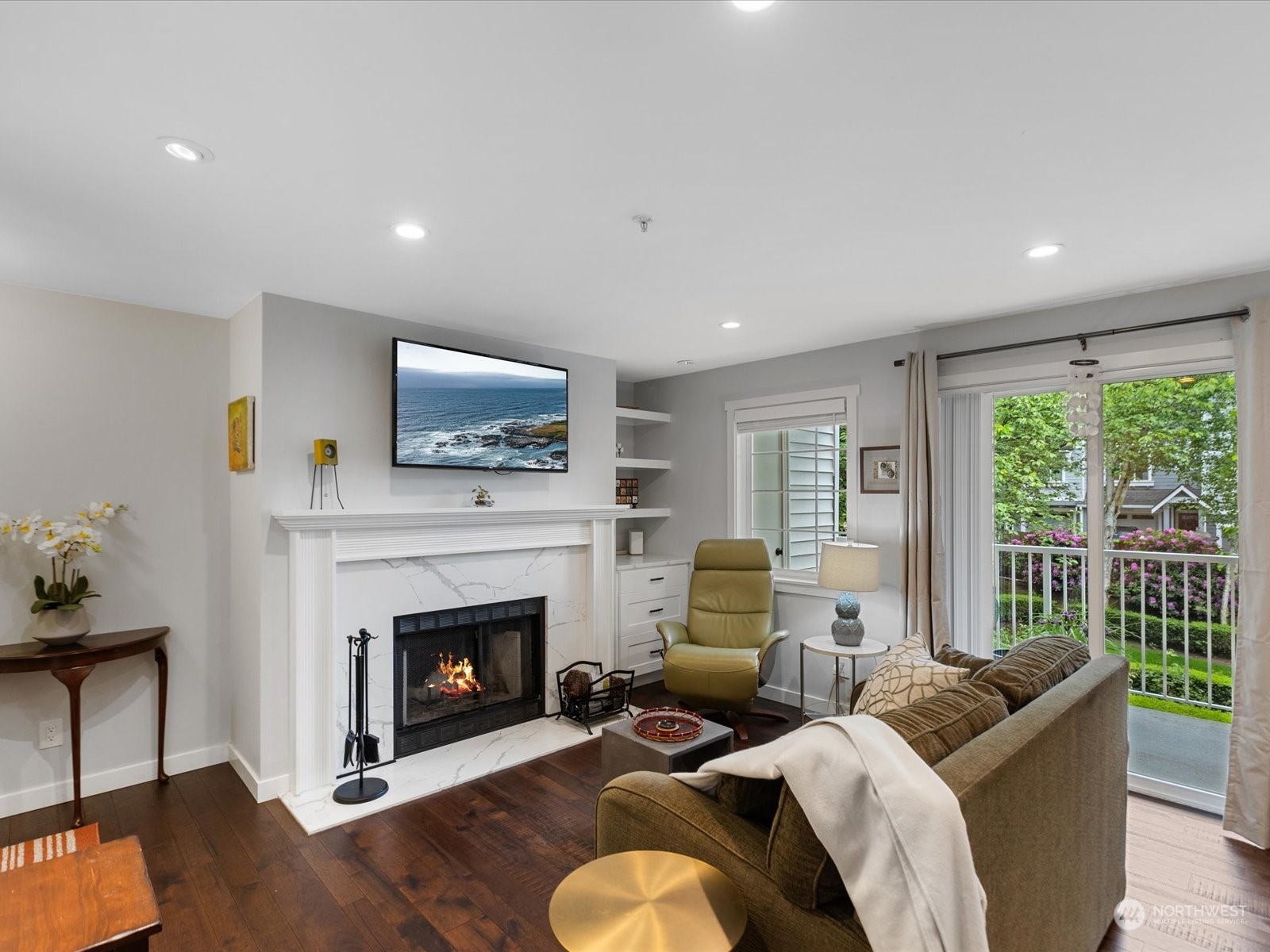 949 Aberdeen Avenue NE Unit: B-204