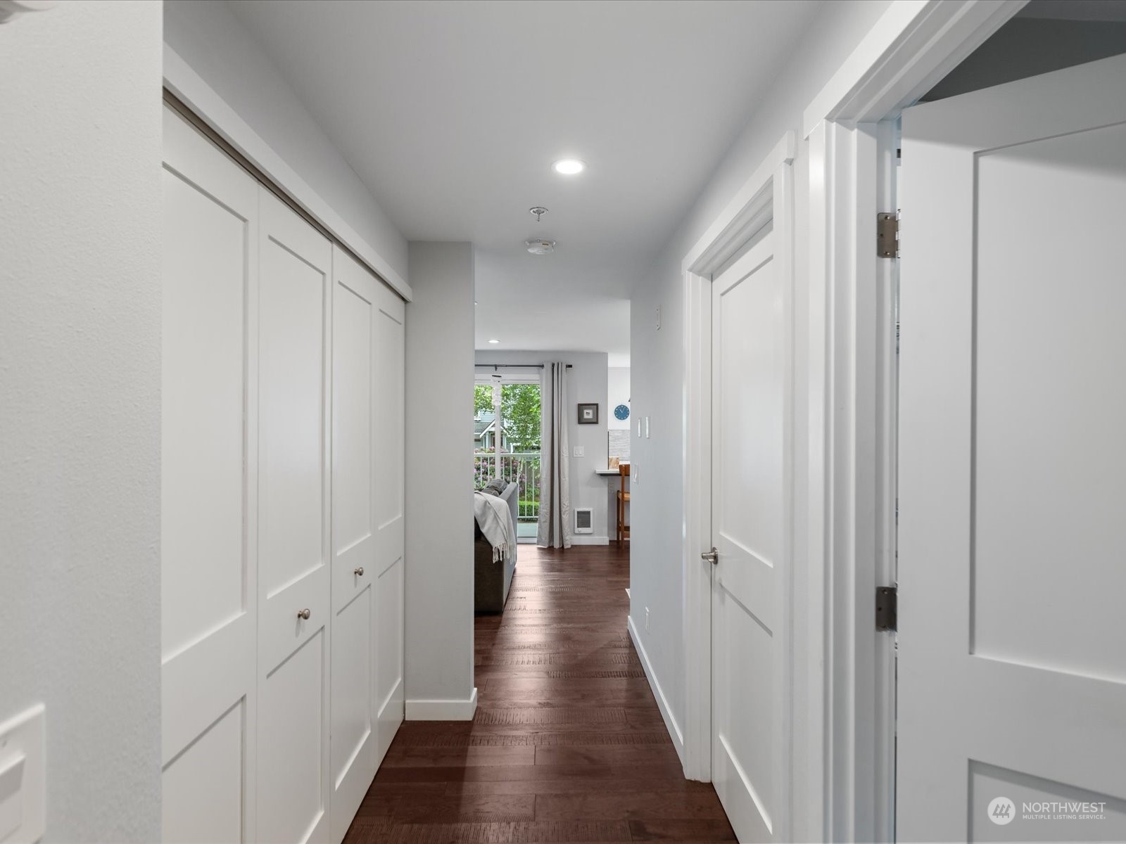 949 Aberdeen Avenue NE Unit: B-204