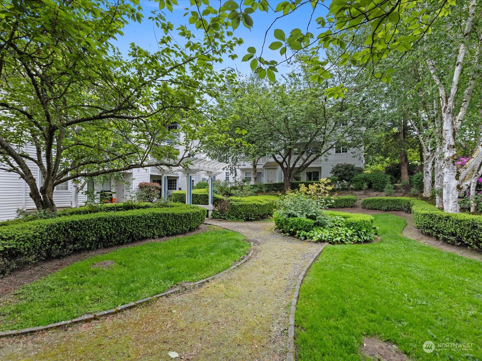 949 Aberdeen Avenue NE Unit: B-204