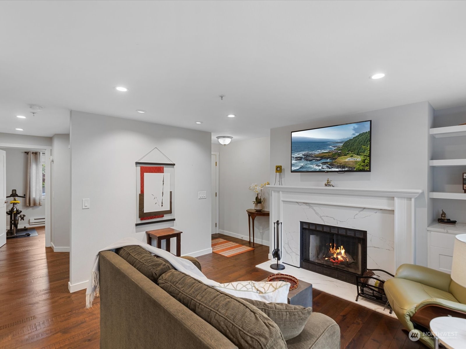 949 Aberdeen Avenue NE Unit: B-204