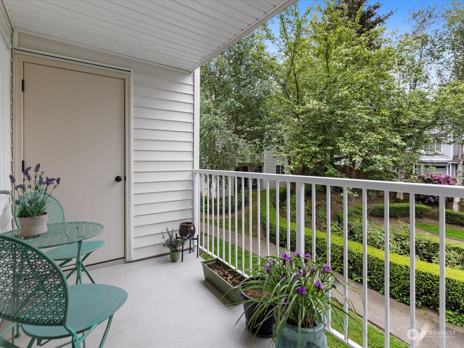 949 Aberdeen Avenue NE Unit: B-204