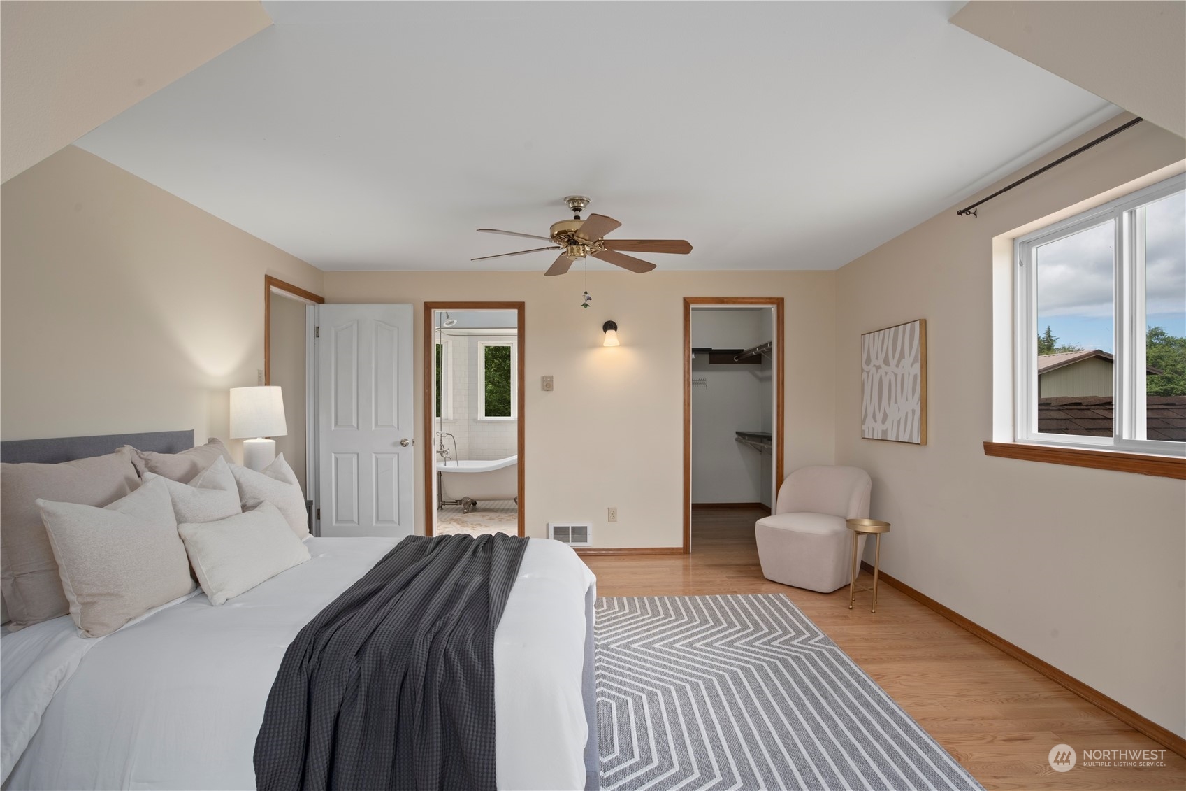 19126 32nd Avenue NW