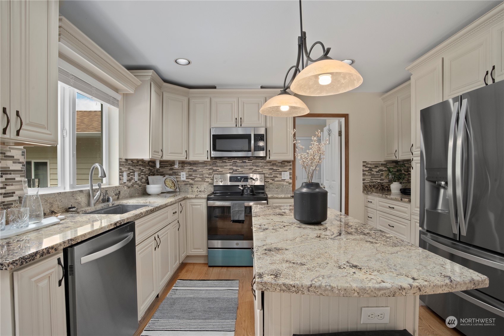 19126 32nd Avenue NW