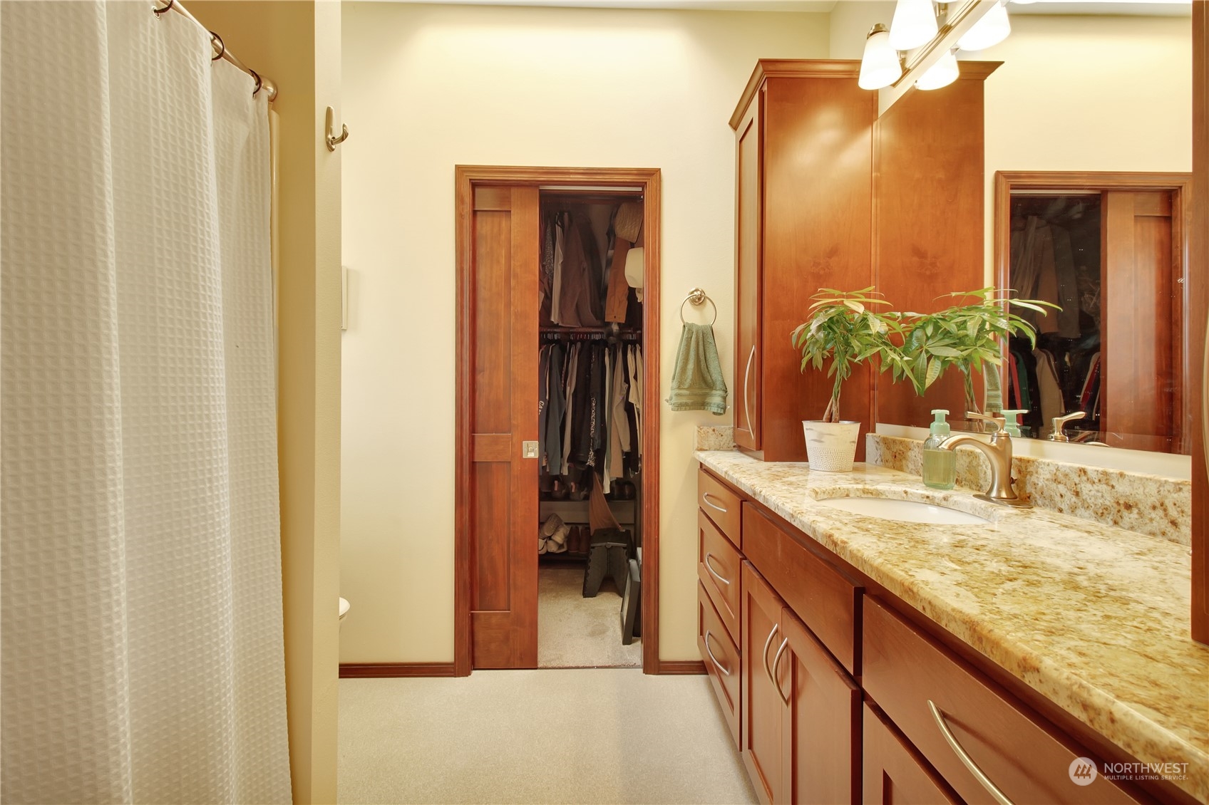 19820 15th Avenue NE