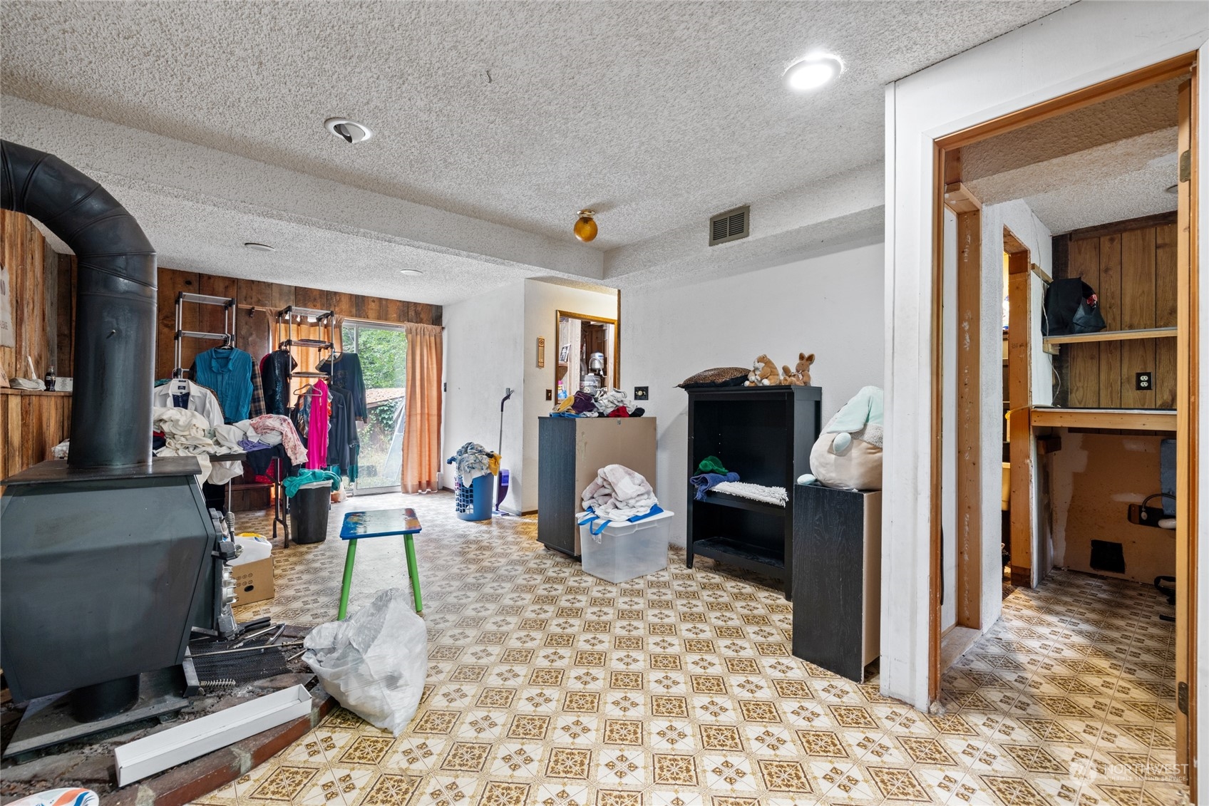 5216 W Tapps Drive E