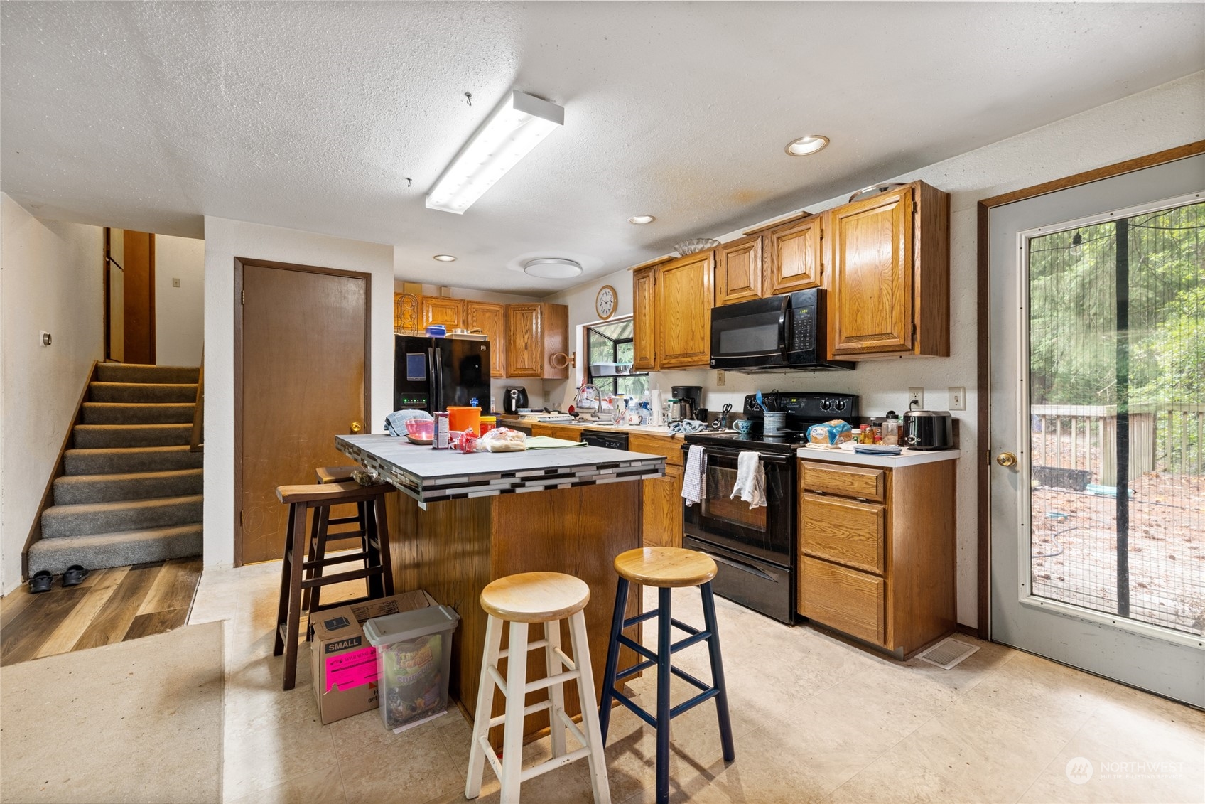 5216 W Tapps Drive E