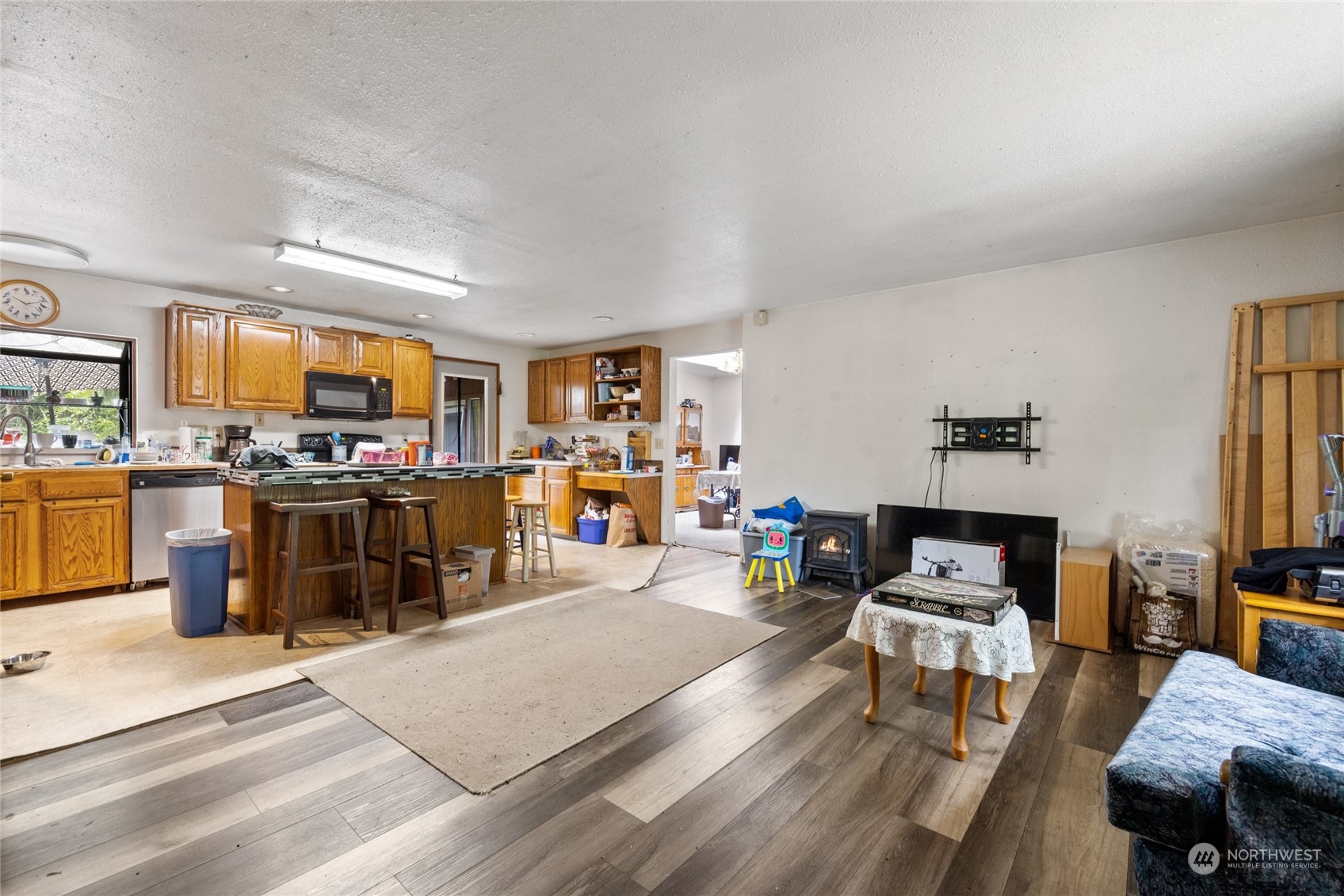 5216 W Tapps Drive E