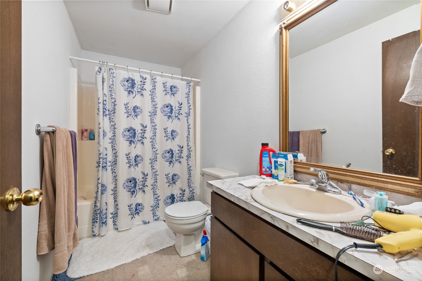 5216 W Tapps Drive E