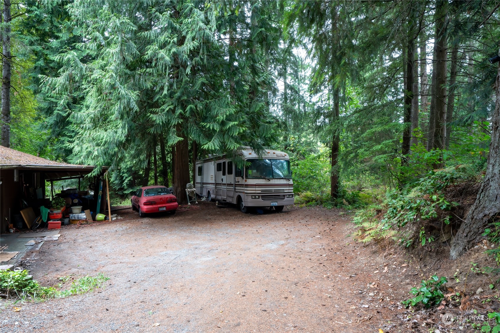 5216 W Tapps Drive E