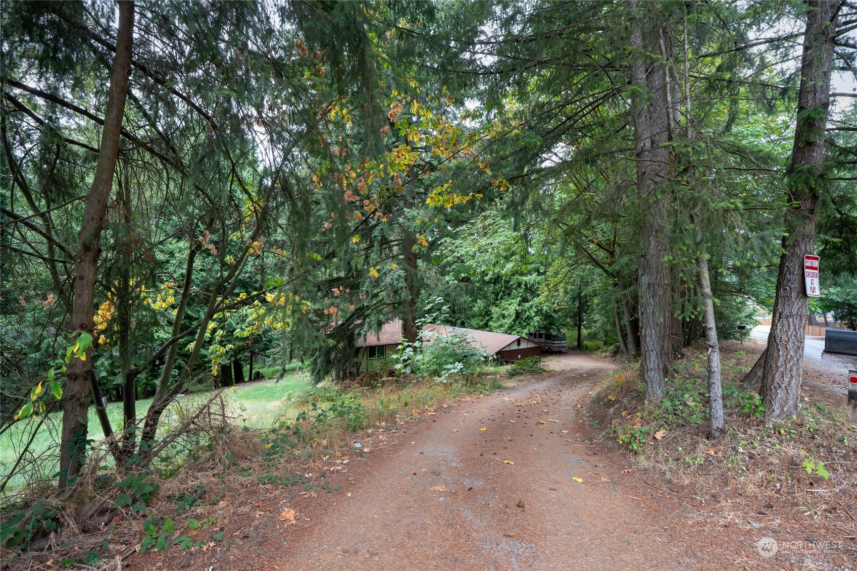 5216 W Tapps Drive E