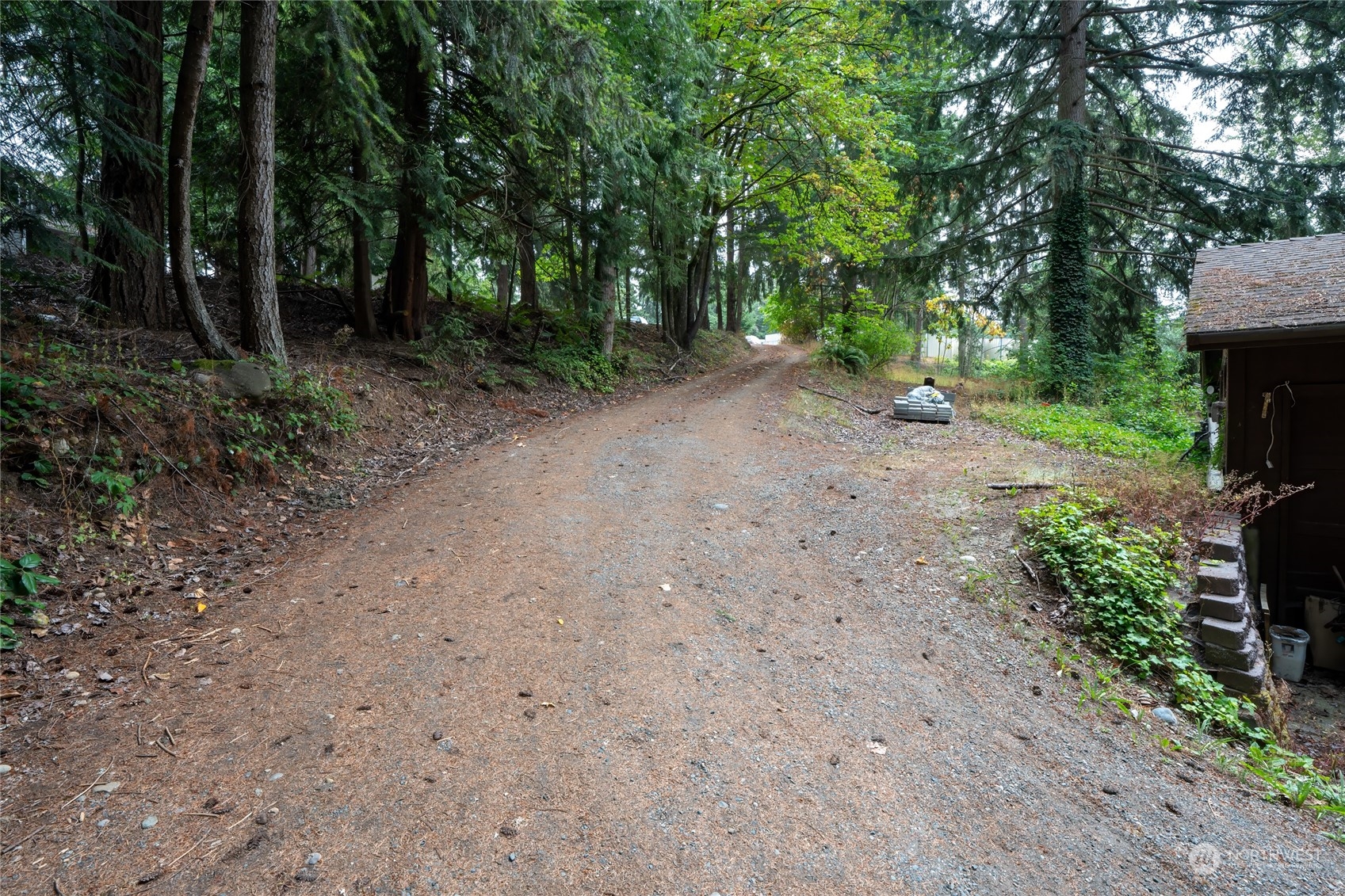 5216 W Tapps Drive E