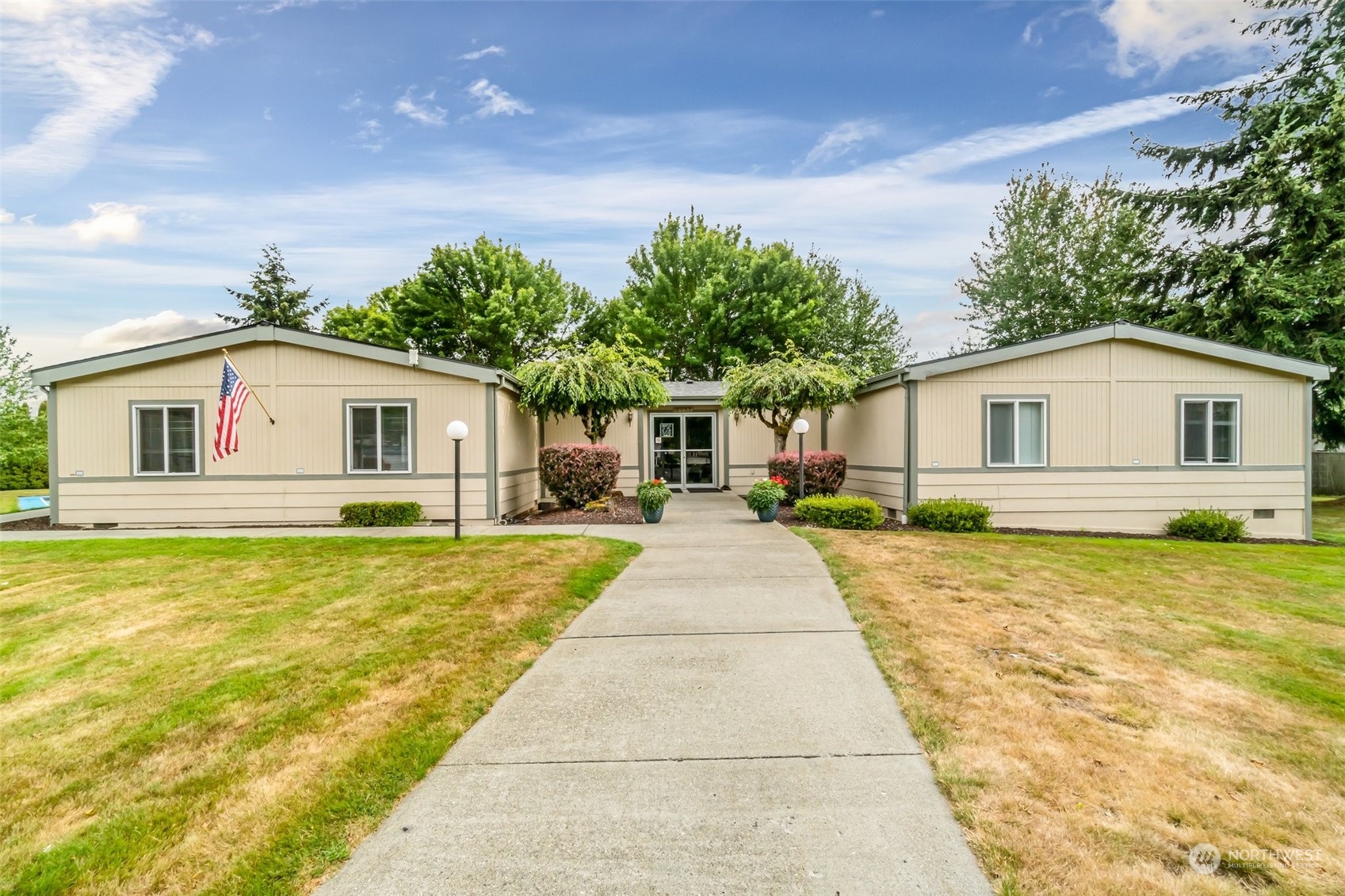 14727 43rd Avenue NE Unit: 8