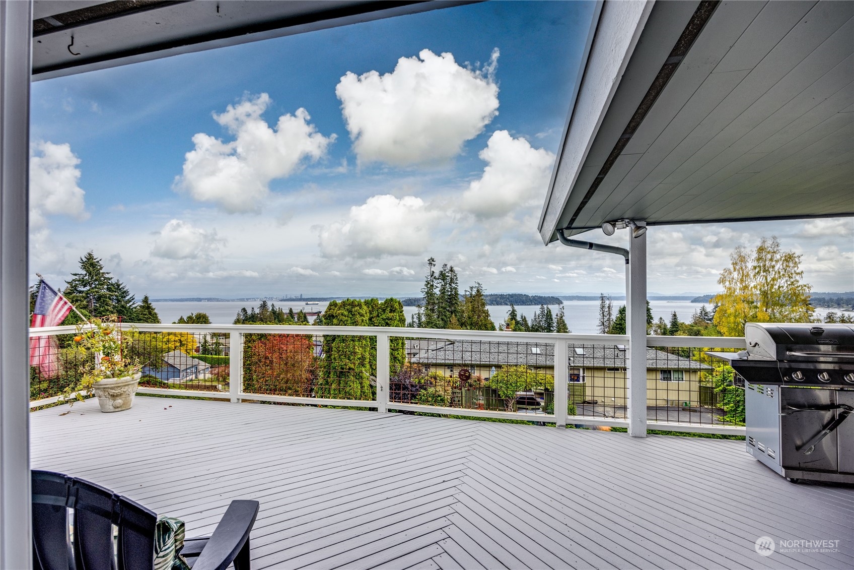 7952 SE Puget Heights Lane