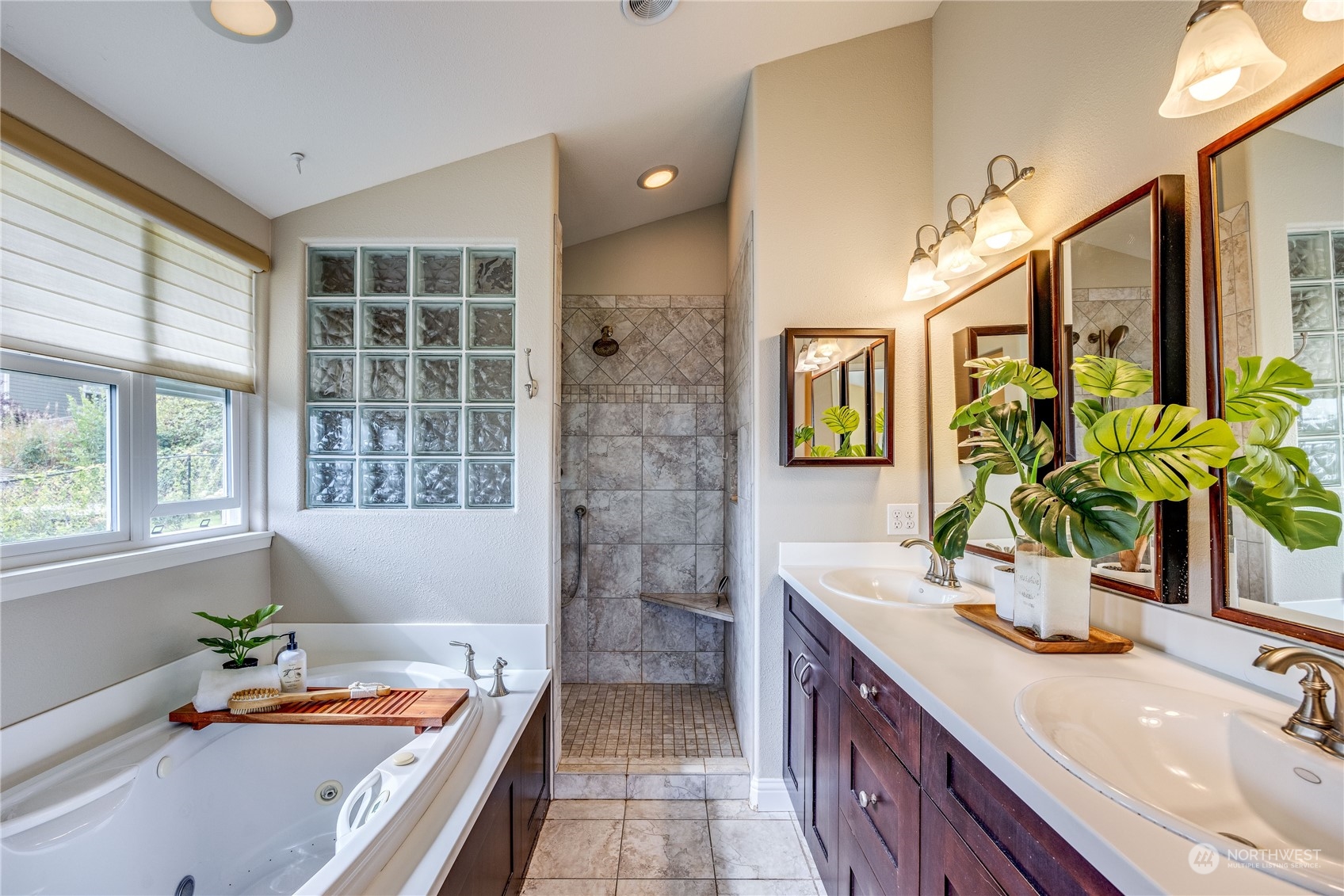 7952 SE Puget Heights Lane