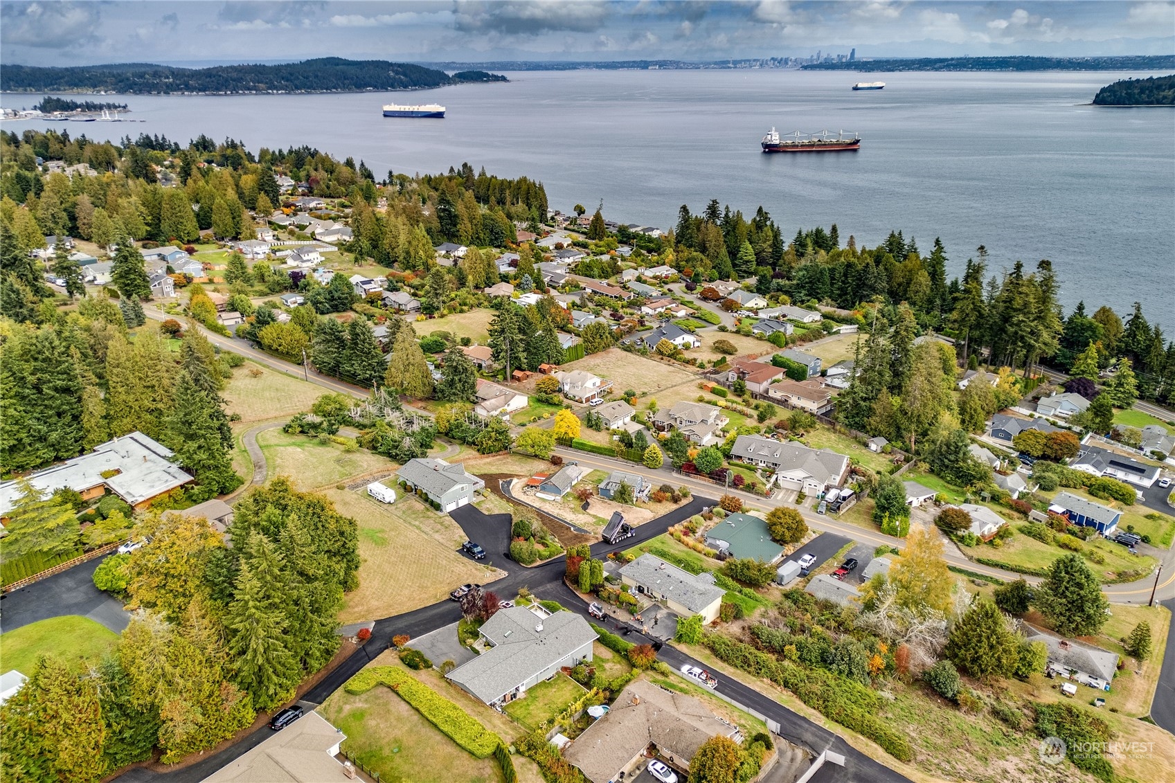 7952 SE Puget Heights Lane