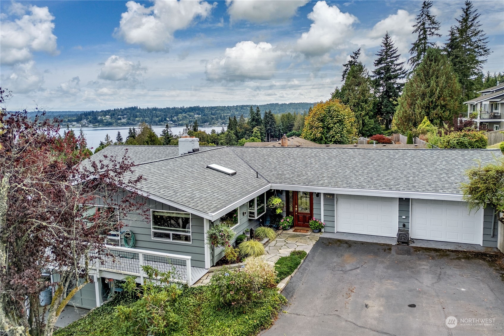 7952 SE Puget Heights Lane