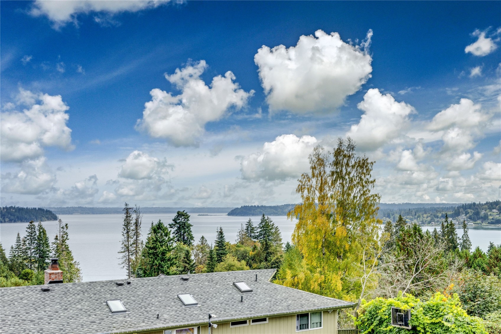 7952 SE Puget Heights Lane