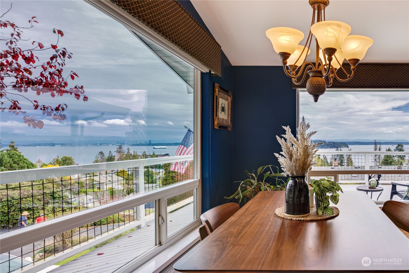 7952 SE Puget Heights Lane