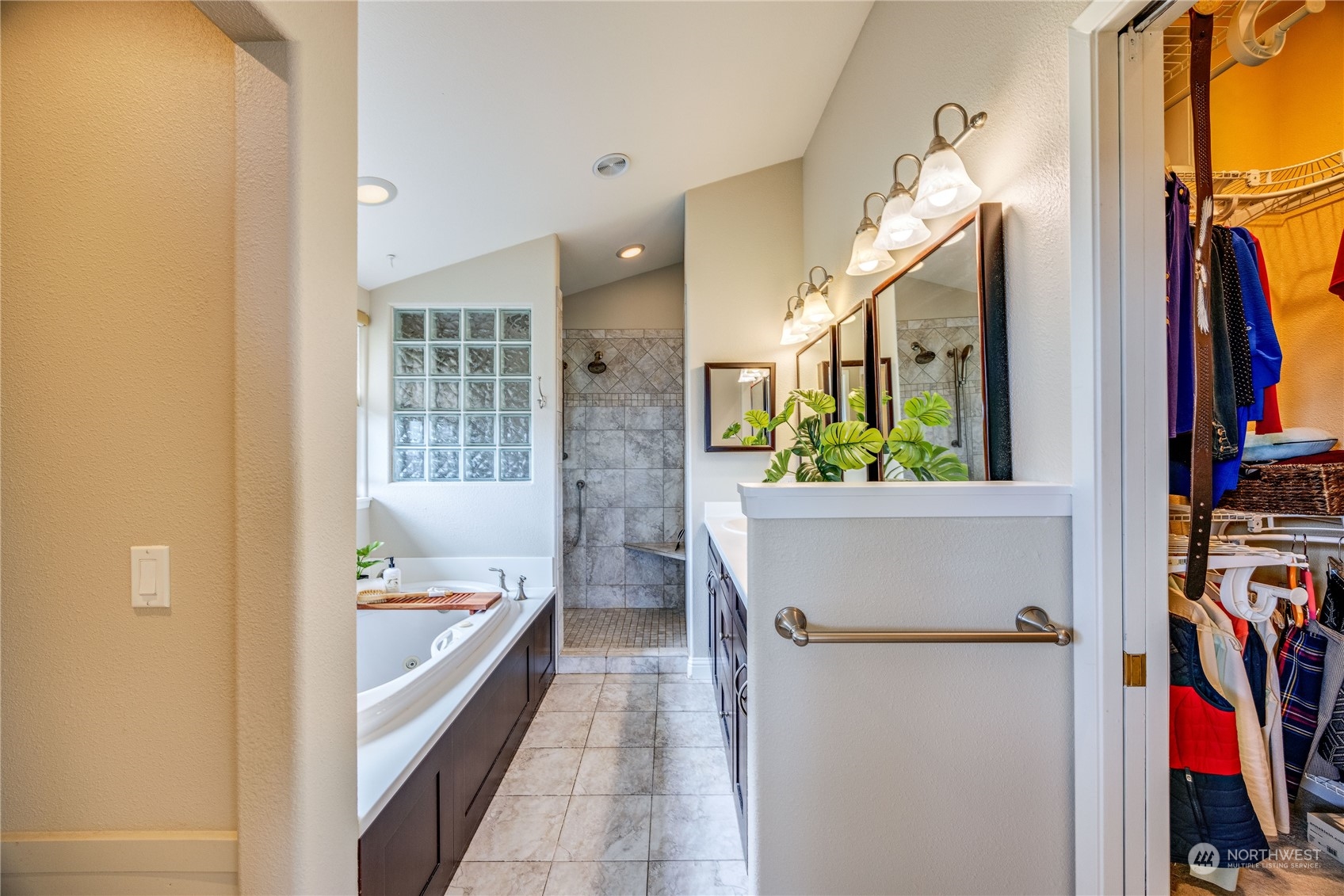 7952 SE Puget Heights Lane