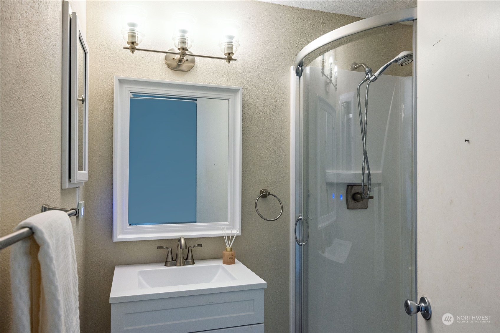 7952 SE Puget Heights Lane