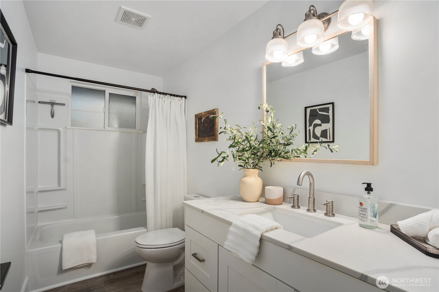 13425 N Echo Lake Road