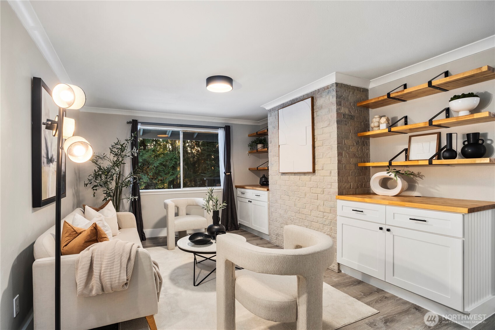 13425 N Echo Lake Road