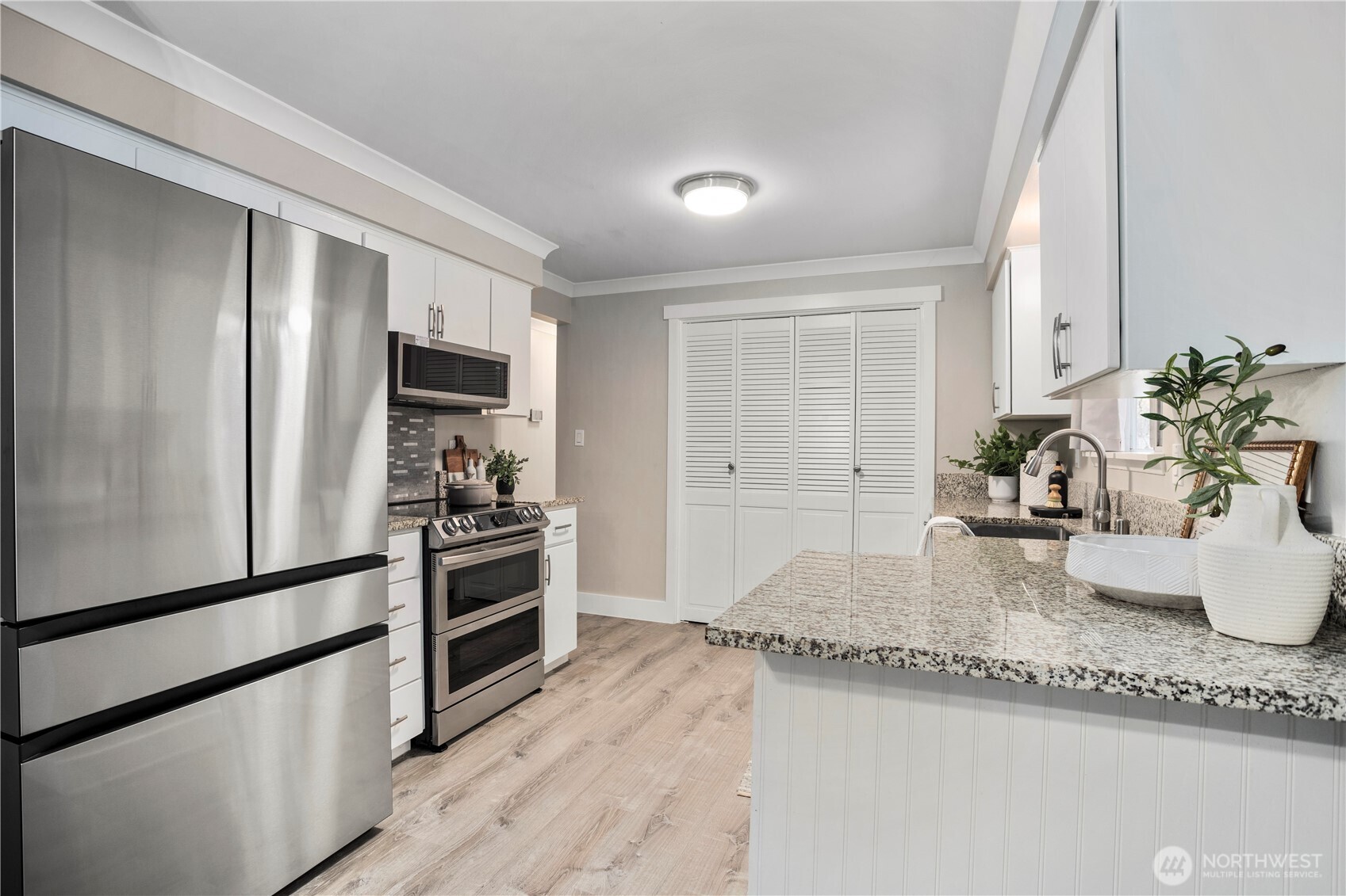 13425 N Echo Lake Road