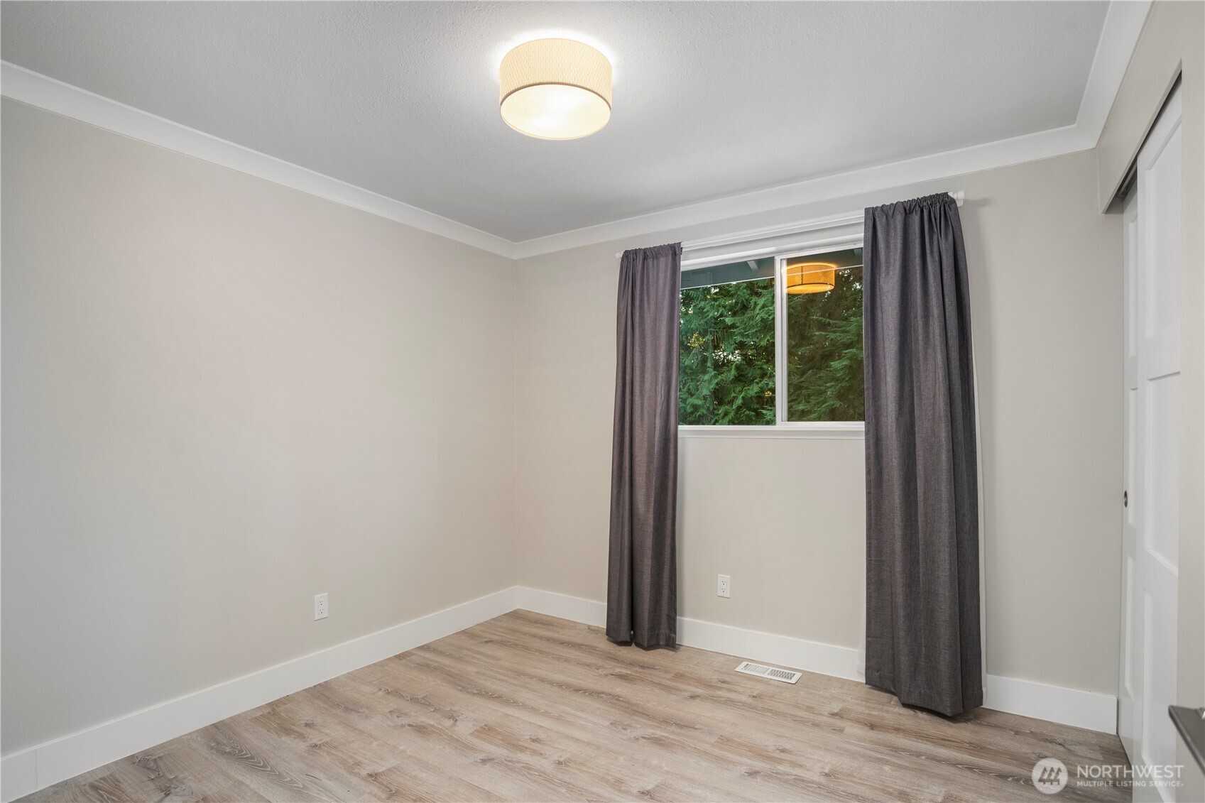 13425 N Echo Lake Road