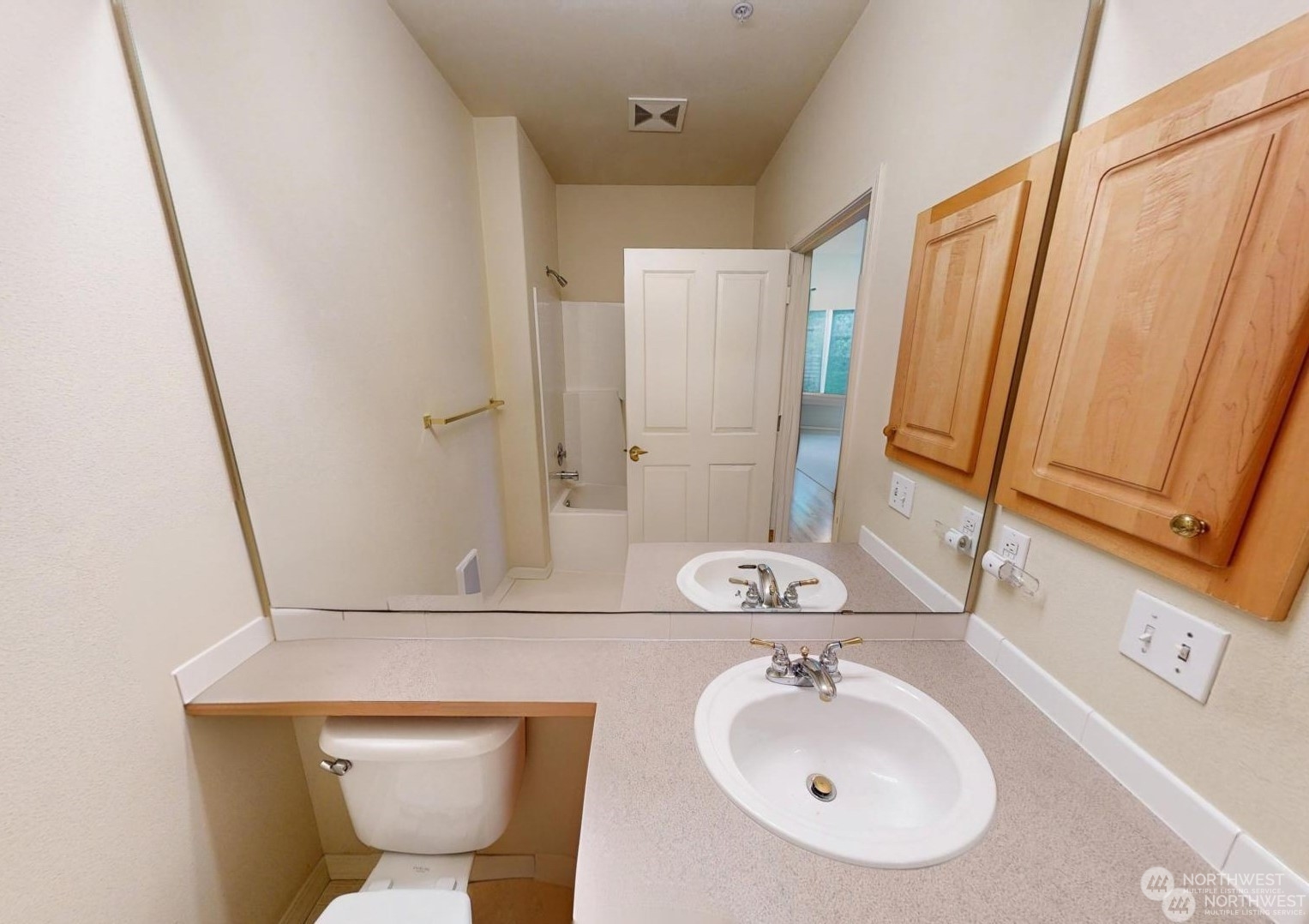 6831 NE 170th Street Unit: 305