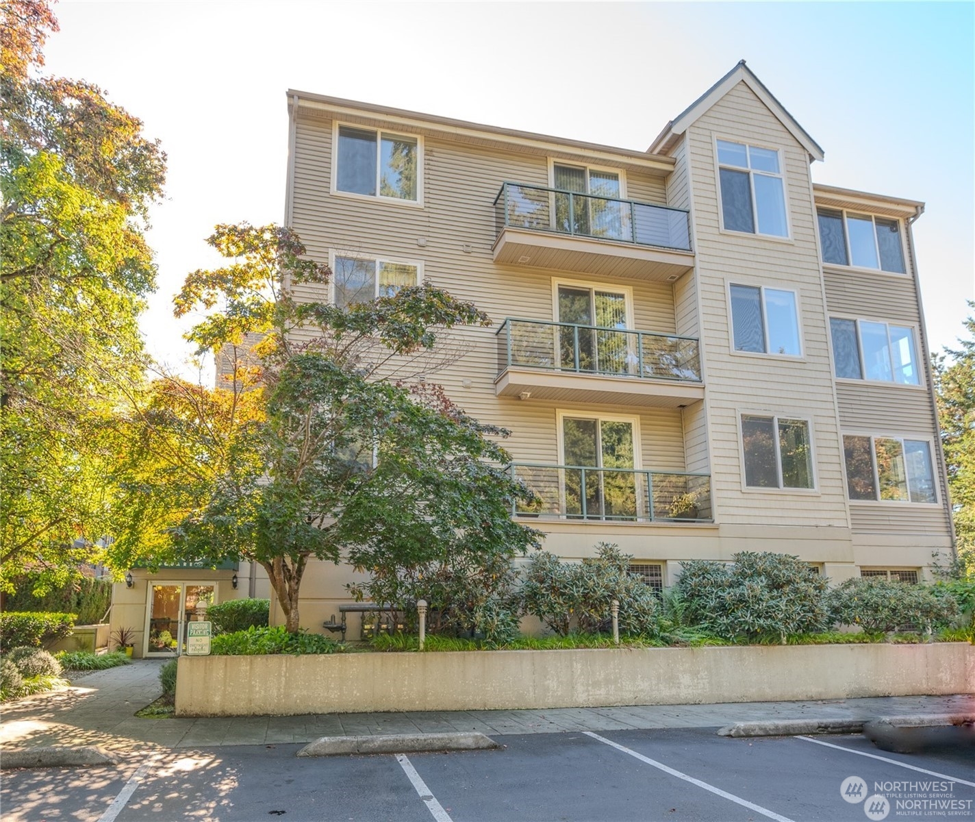 6831 NE 170th Street Unit: 305