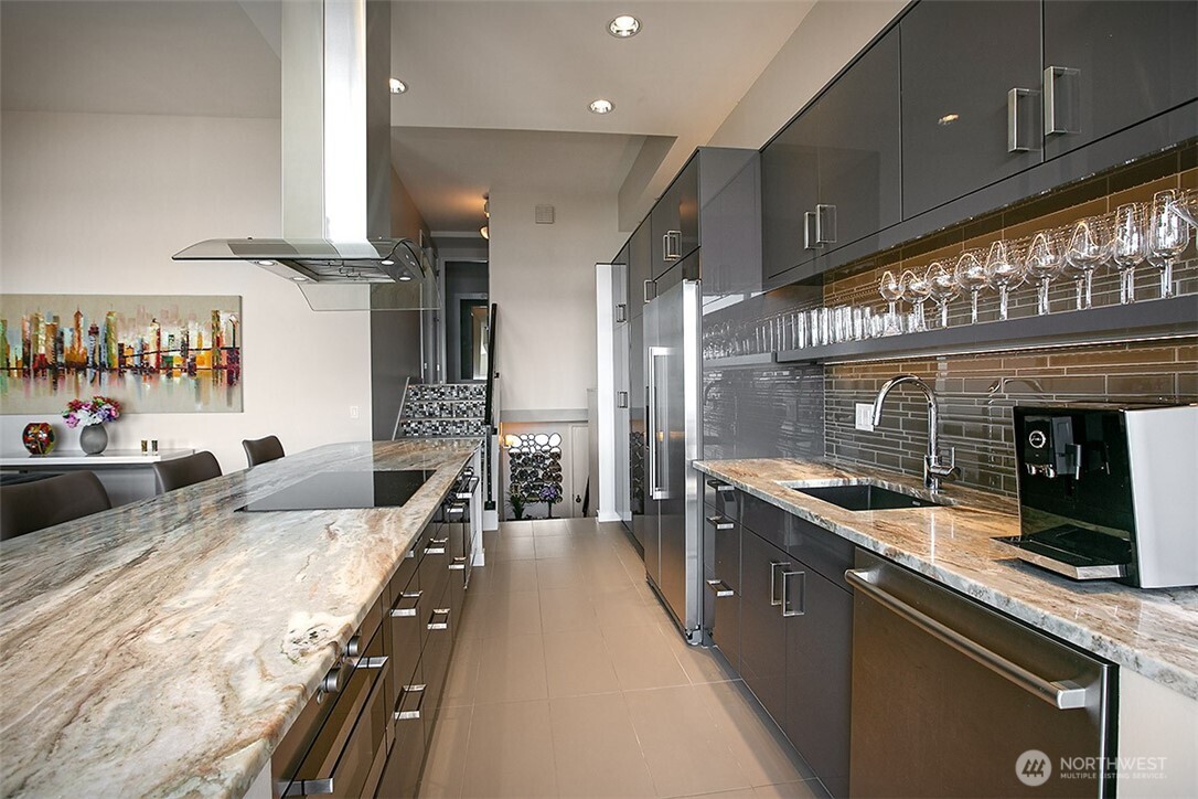 2021 1st Avenue Unit: G4