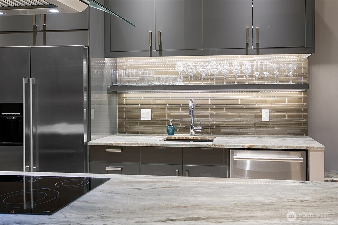 2021 1st Avenue Unit: G4