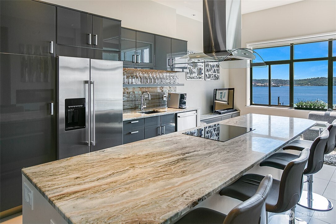 2021 1st Avenue Unit: G4