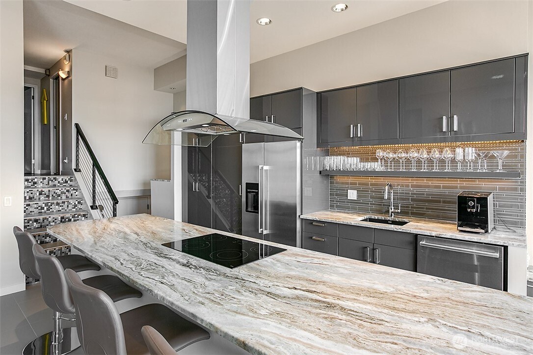 2021 1st Avenue Unit: G4