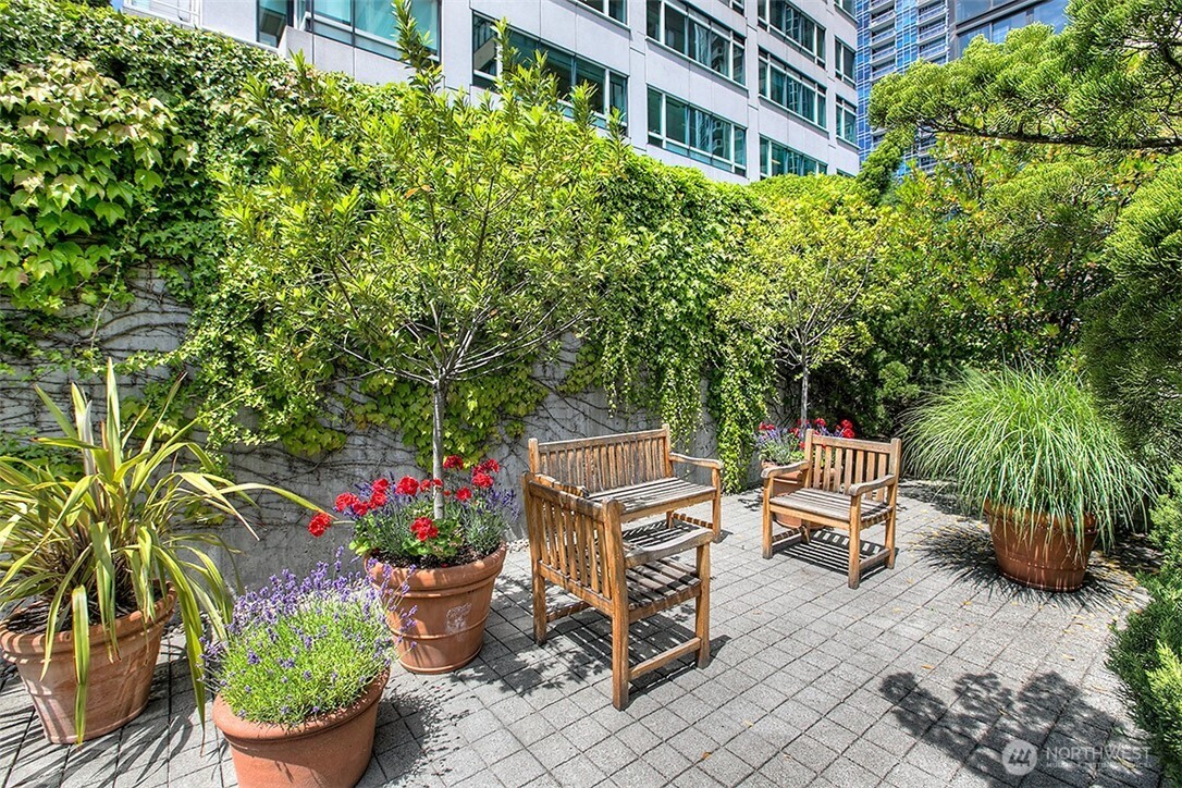 2021 1st Avenue Unit: G4