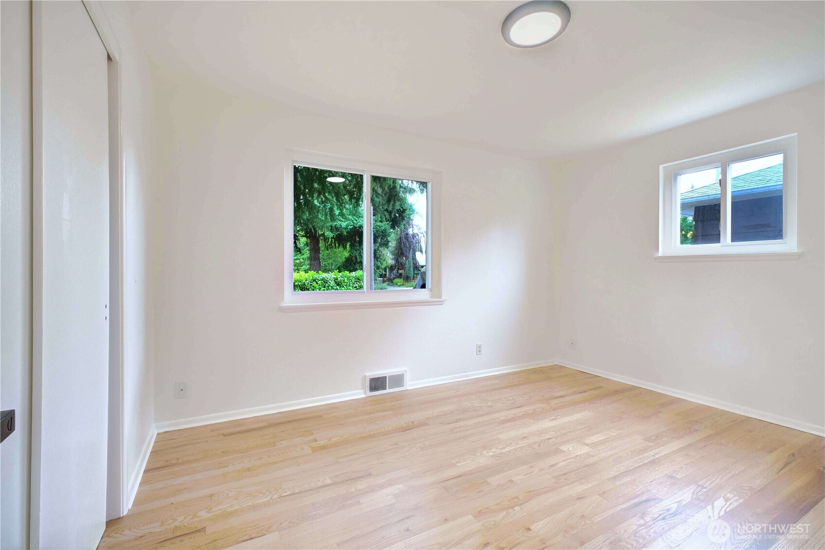 15633 18th Avenue SW