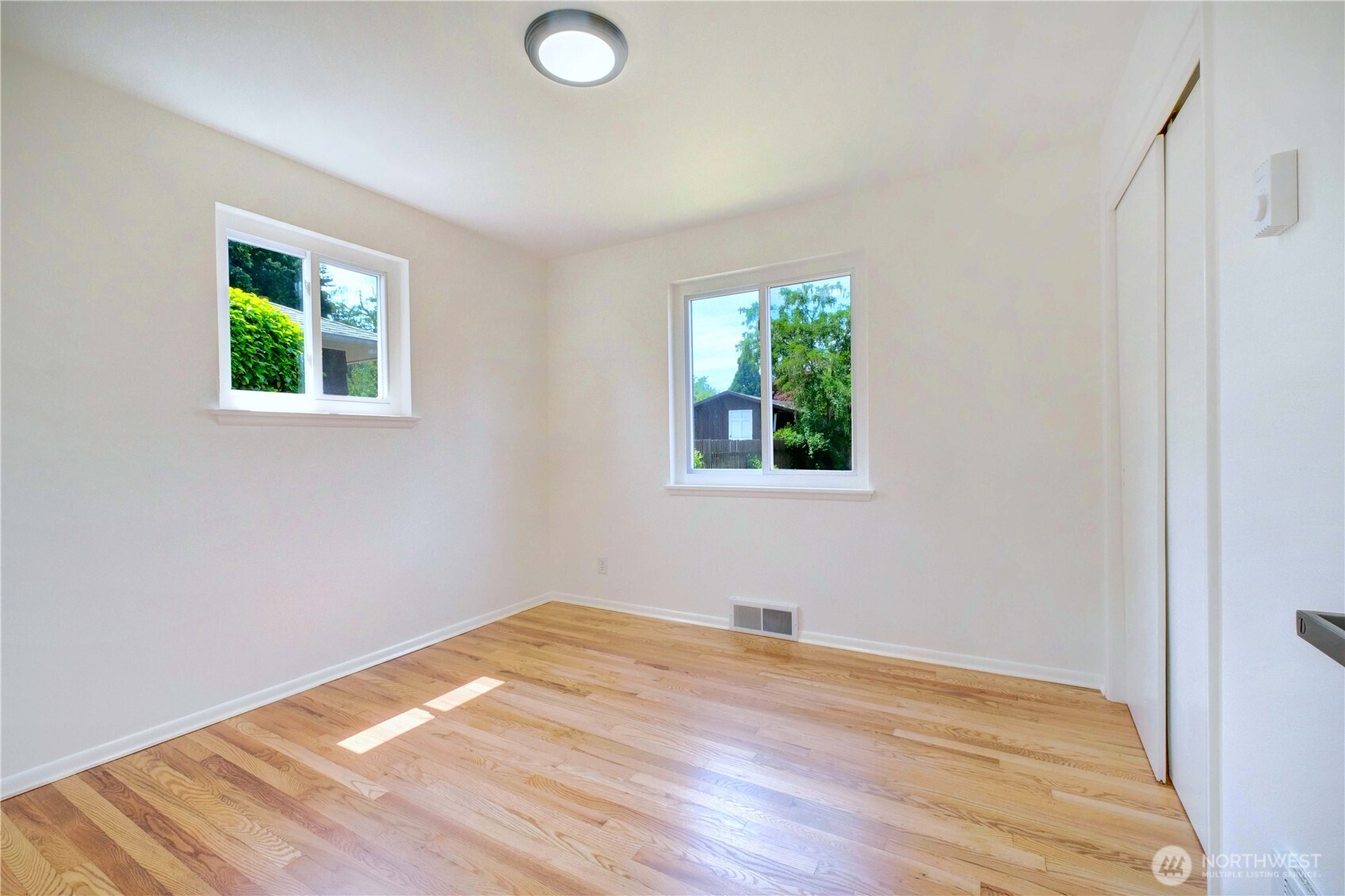 15633 18th Avenue SW