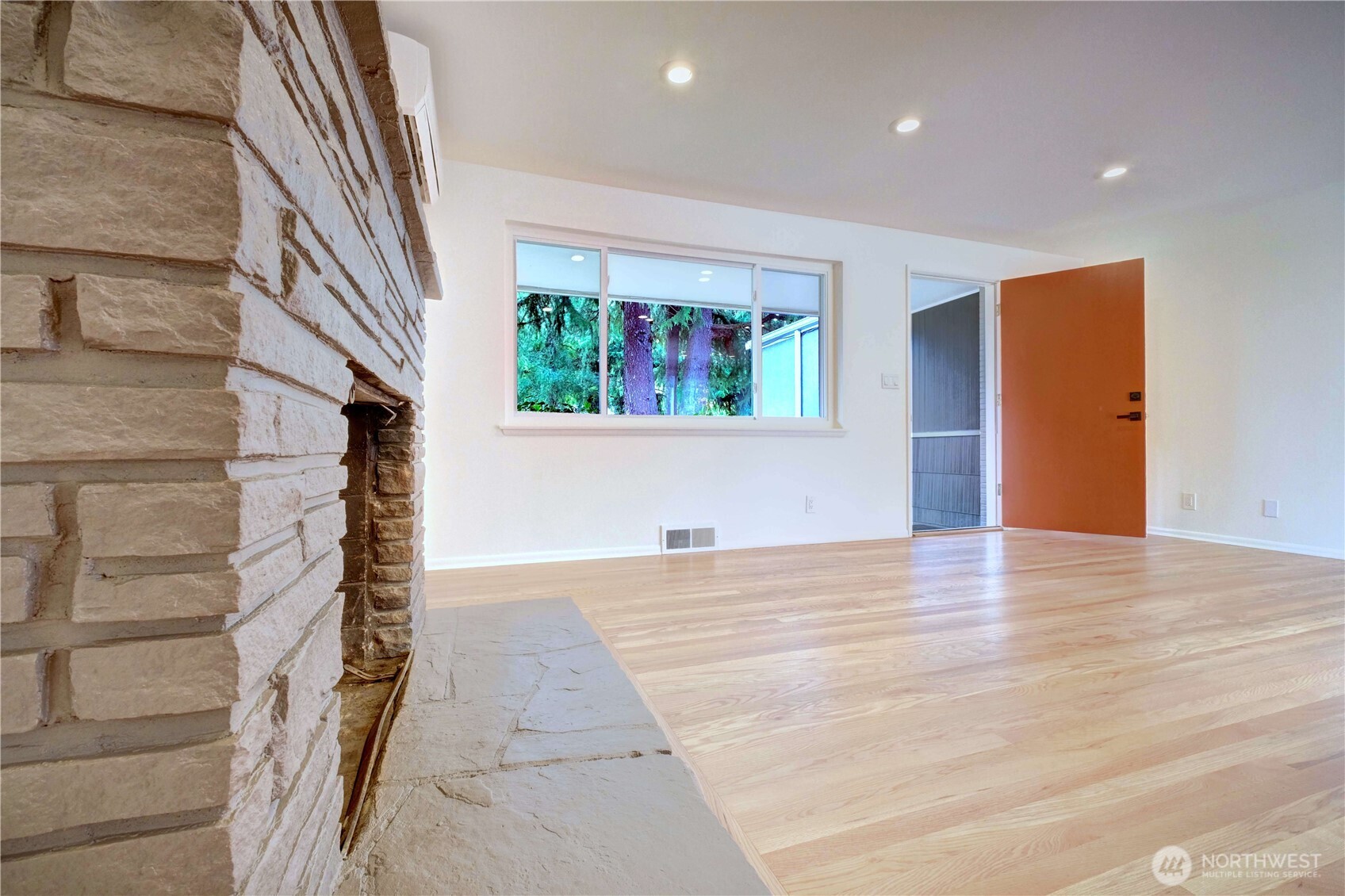 15633 18th Avenue SW