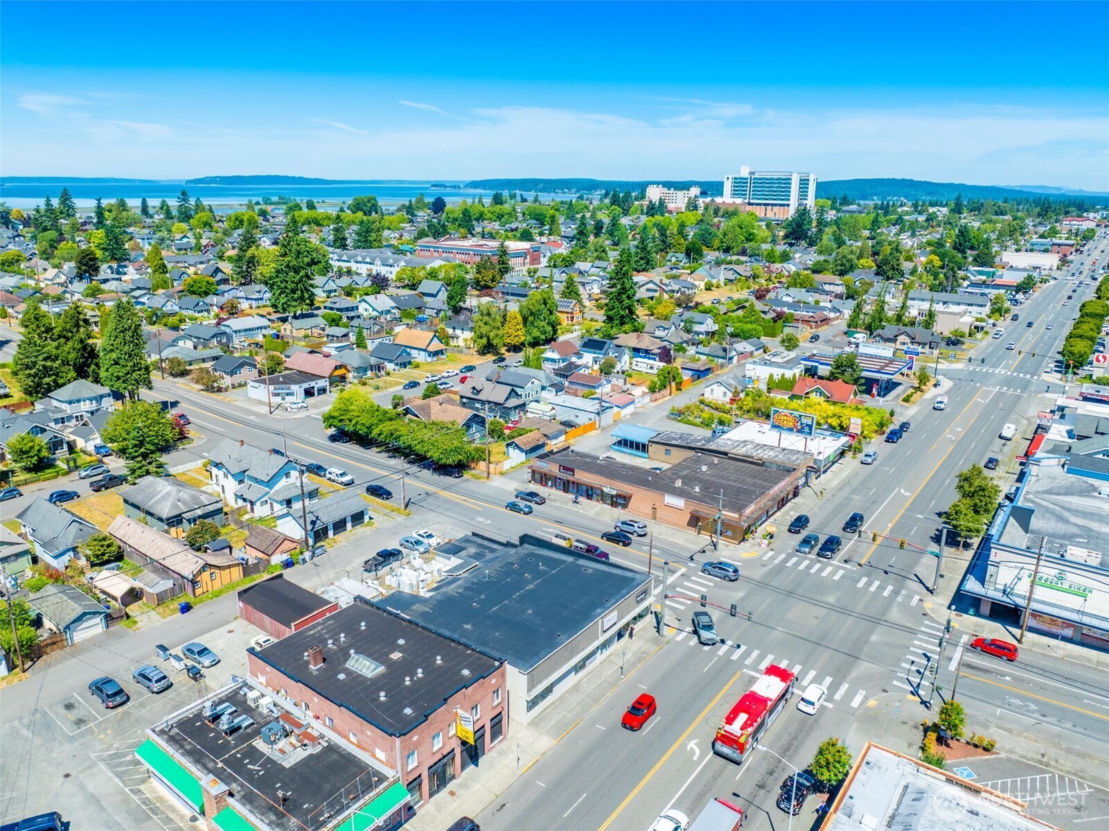 1906 Broadway Avenue