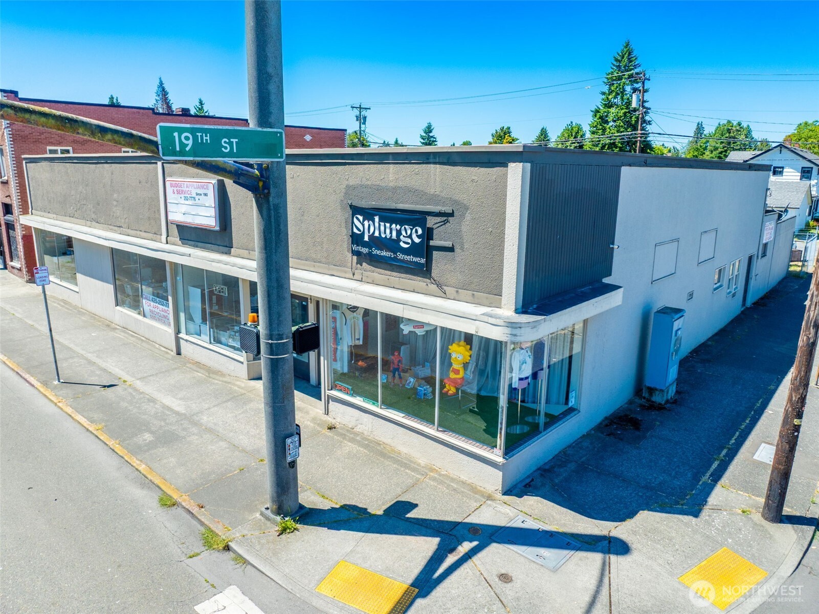 1906 Broadway Avenue