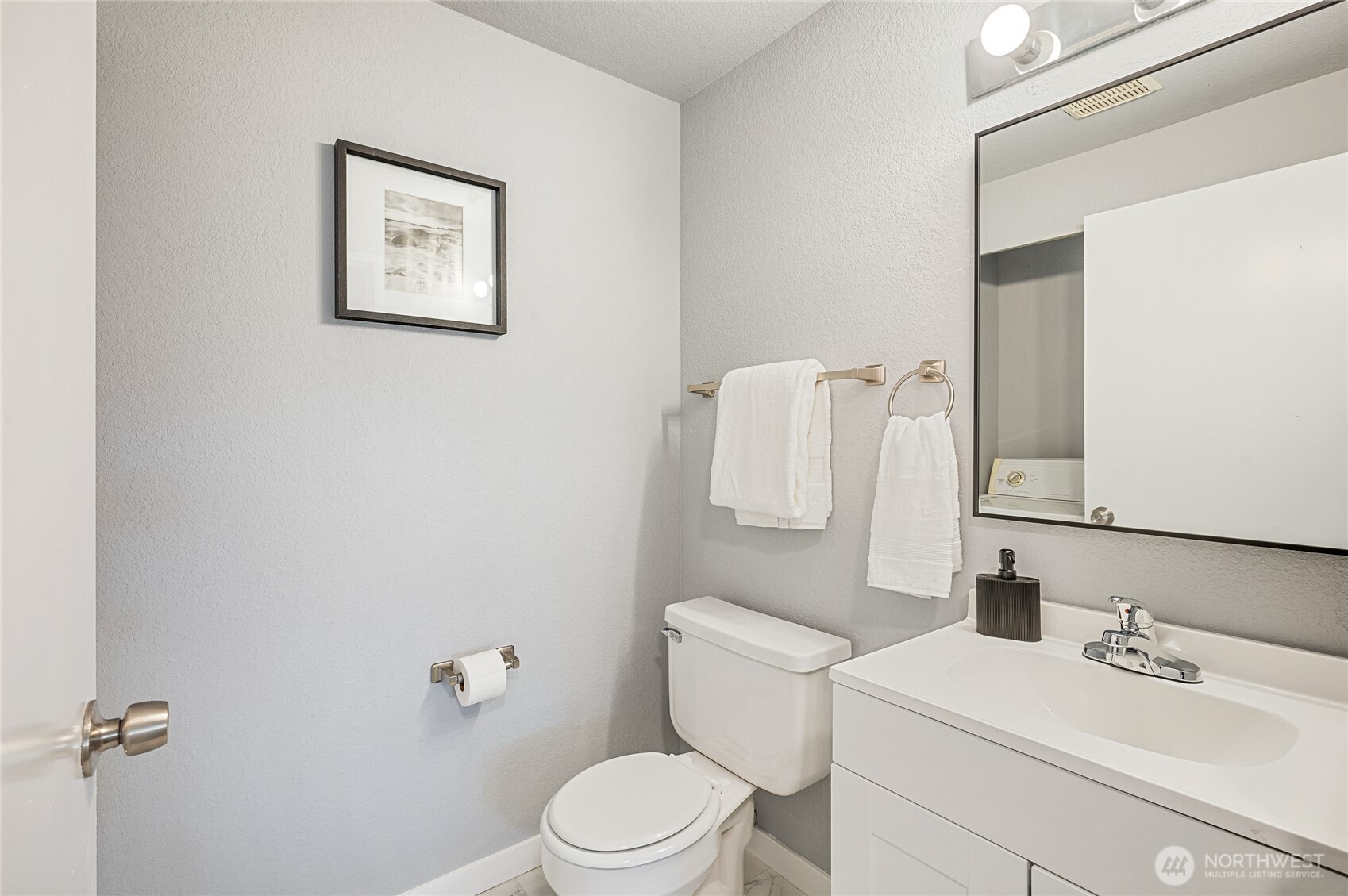 4231 NE 5th Street Unit: C101