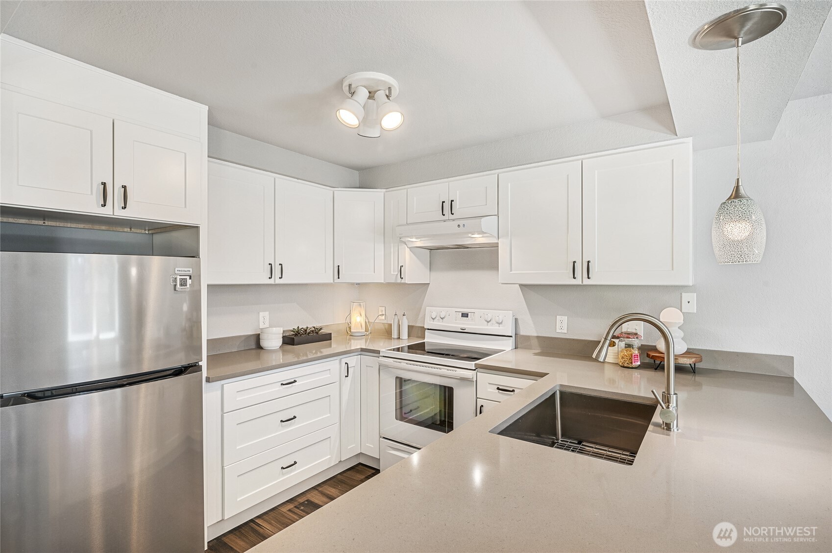 4231 NE 5th Street Unit: C101