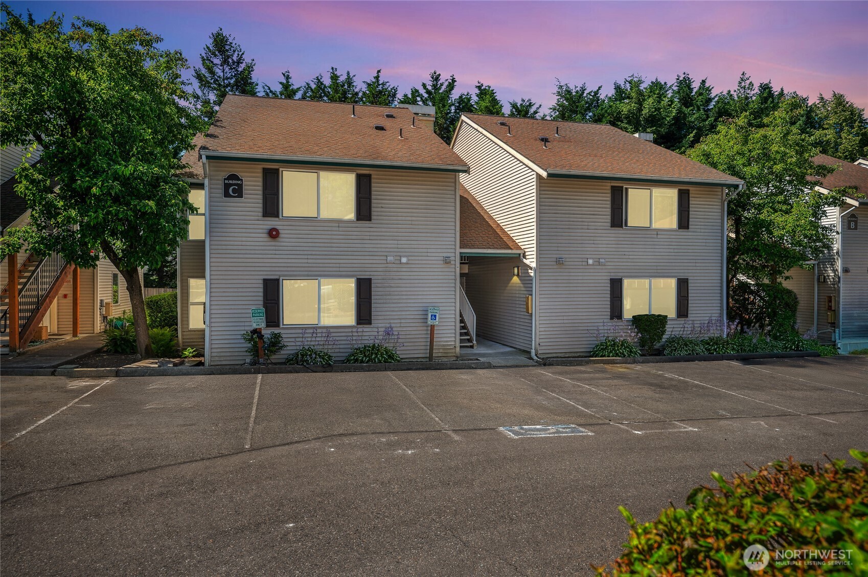 4231 NE 5th Street Unit: C101