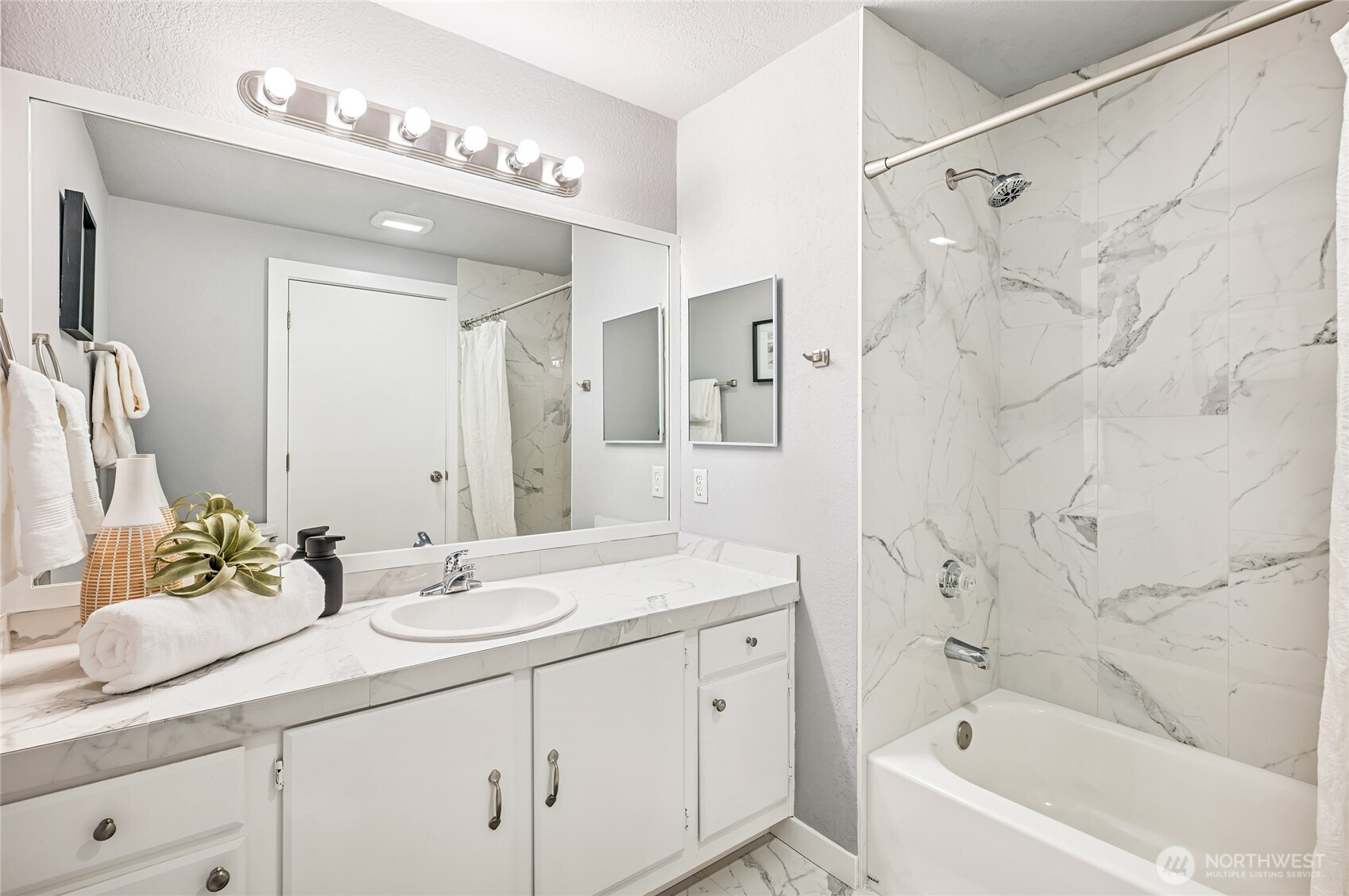 4231 NE 5th Street Unit: C101