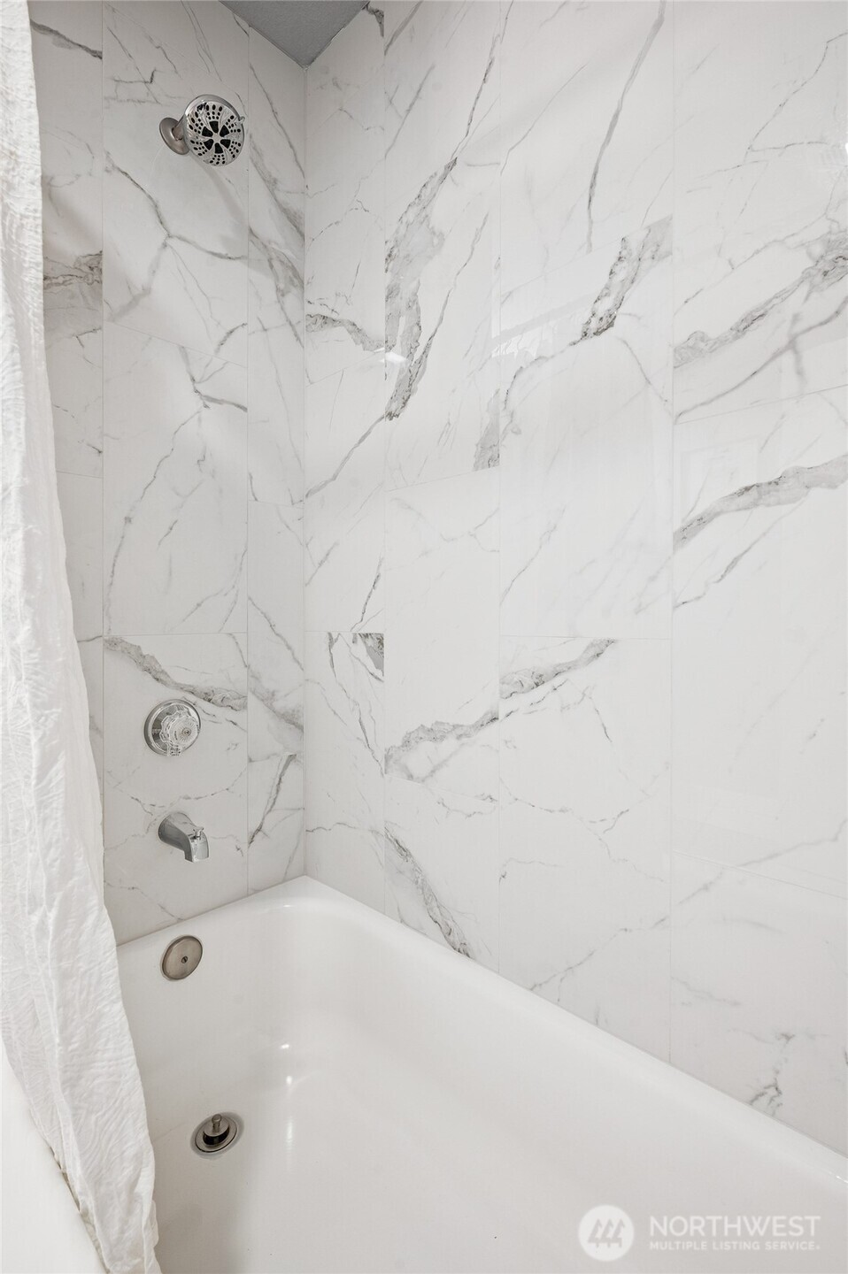 4231 NE 5th Street Unit: C101