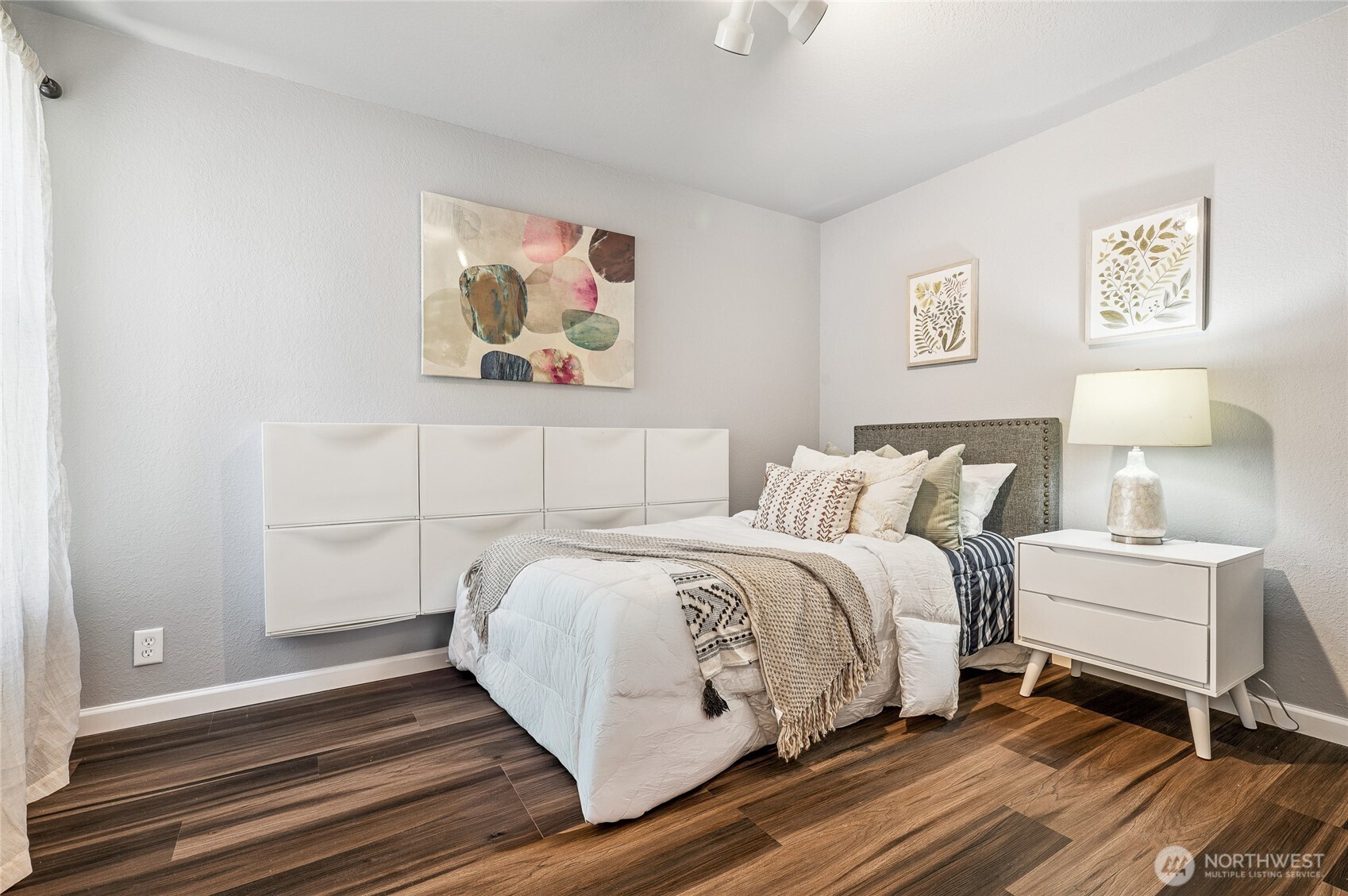 4231 NE 5th Street Unit: C101